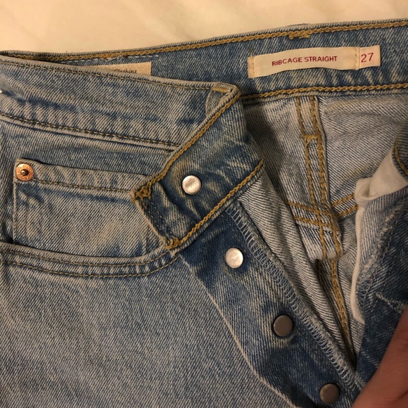 Levi’s Ribcage Straight Jeans - Picture 2 of 6